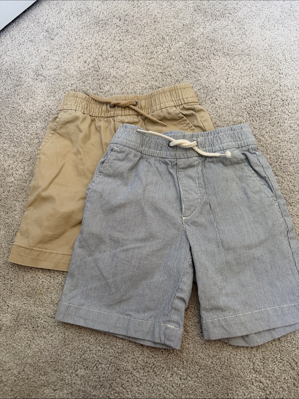Gap kids set of shorts - khaki and blue and white striped size 5T